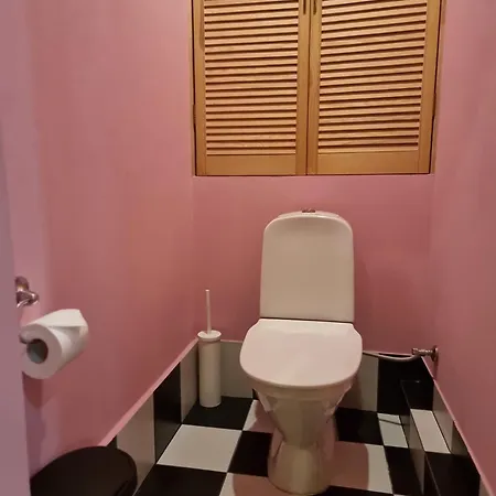 2 Bedroom Next To Hall With Parking * 리가