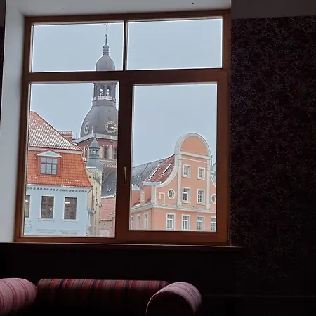 Apartment 2 Bedroom Next To Hall With Parking *