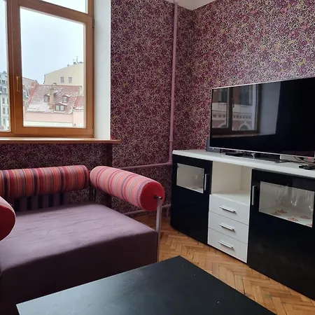 2 Bedroom Next To Hall With Parking Апартаменти *