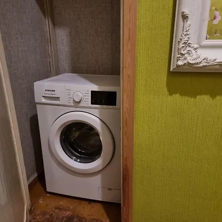 Апартаменты 2 Bedroom Next To Hall With Parking *