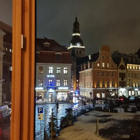 Апартаменти 2 Bedroom Next To Hall With Parking Рига