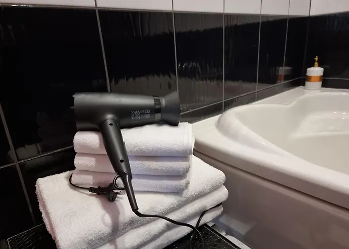 Appartement 2 Bedroom Next To Hall With Parking