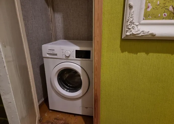 Appartement 2 Bedroom Next To Hall With Parking *